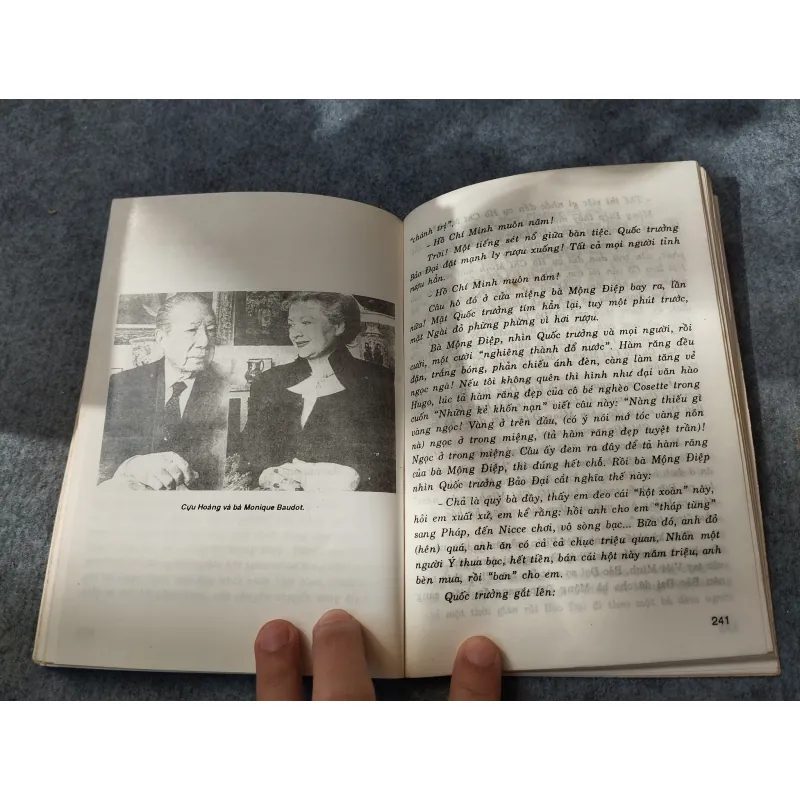 BẢO ĐẠI VỊ VUA TRIỀU NGUYỄN CUỐI CÙNG - PHAN THỨ LANG 720009