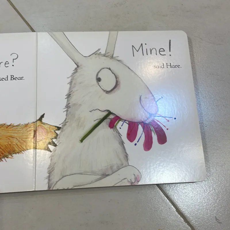 NGOẠI VĂN tiếng anh trẻ em : Bear and Hare - MINE! - Emily Cravett -MACMILLAN  1027789