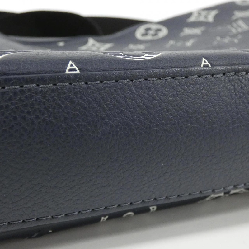 Túi xách vai Louis Vuitton Monogram Shadow Trio Messenger M24753 610317