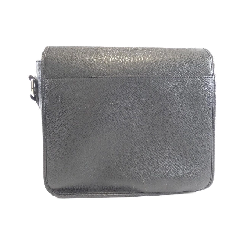 Túi xách vai Louis Vuitton Taiga Andre M32482 609664