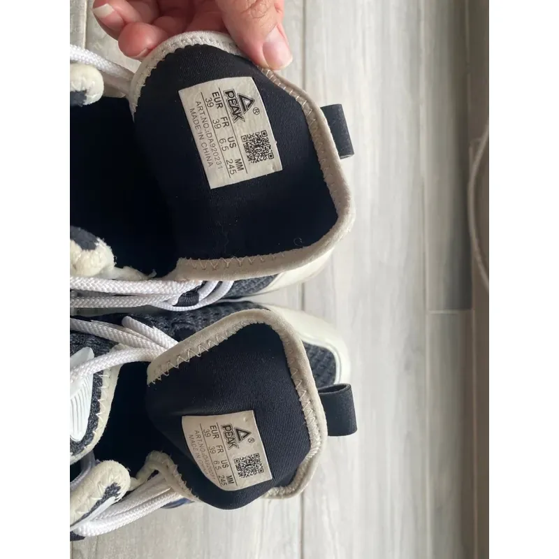 MỚI 99%** GIÁ MỚI 1.100K** GIÀY BÓNG RỔ PEAK KILLER WHALE *SIZE 39 *Xanh dương* TẶNG QUÀ 591483