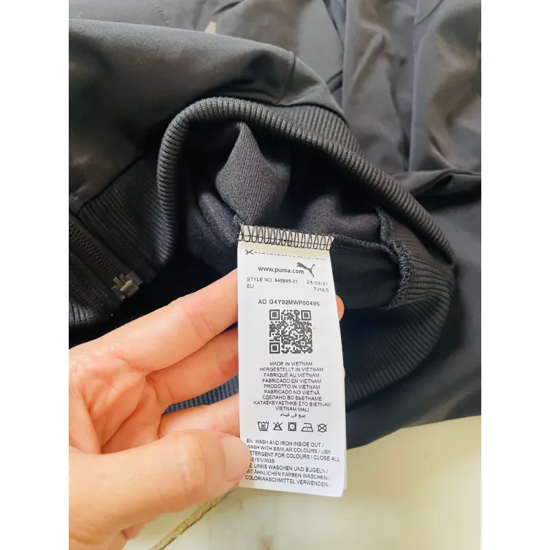 Trang phục thể thao Puma đen phối sọc dài tay quần jogger 790082