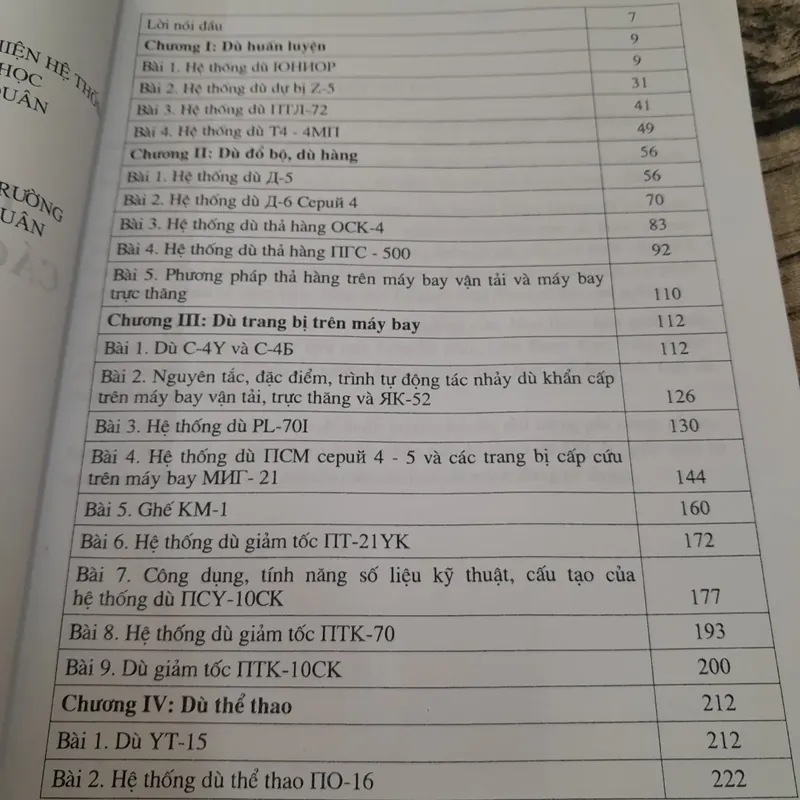 Hướng dẫn sử dụng các loại Dù Hàng Không. NXB Quân Đội. 687854