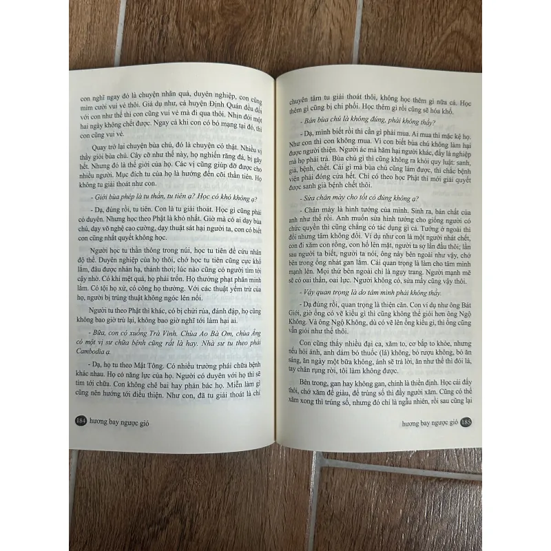 Hương bay ngược gió: Bước chân tập học của hành giả Minh Tuệ 733555