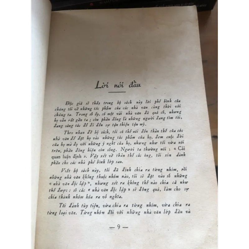 Nhà văn hiện đại 1024372