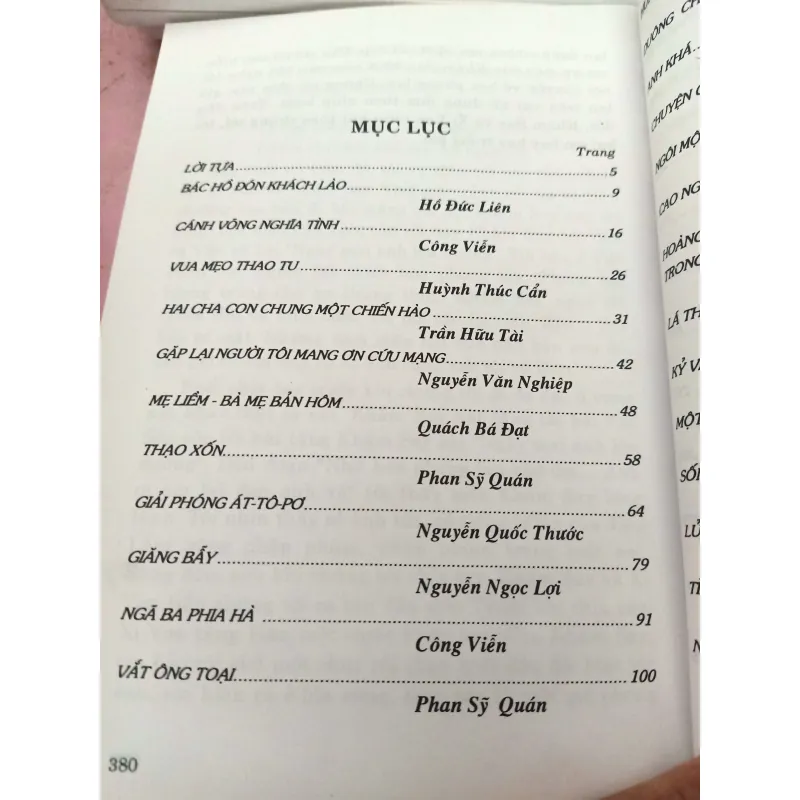 Sách Bên Dãy Trường Sơn - Tập ký niệm chiến tranh Việt-Lào 1006409