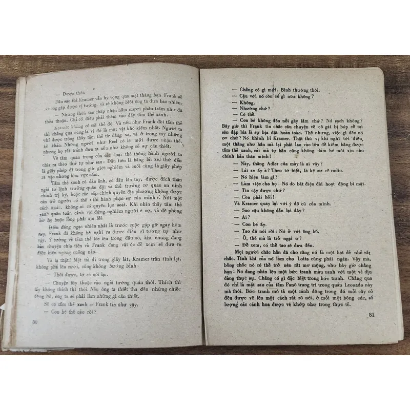 Tiểu thuyết của nhà văn Georges Simenon:
BÙN NHƠ TRÊN TUYẾT
 715389