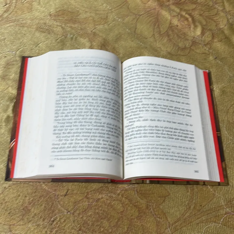 COMBO VICTOR HUGO- NHỮNG NGƯỜI KHỐN KHỔ- THẰNG GÙ NHÀ THỜ ĐỨC BÀ(b) 720642