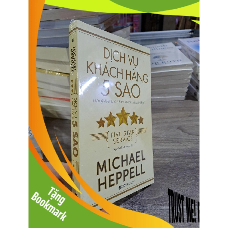 (TẶNG BOOKMARK) Dịch vụ khách sạn 5 sao mới 100% RBK1502 943037