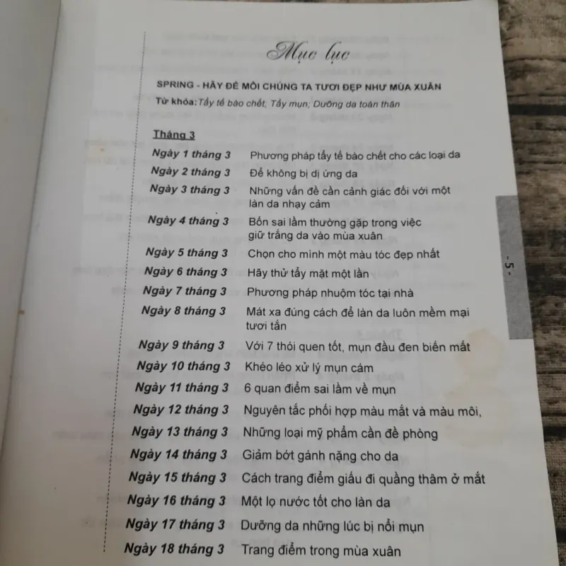 LÀM ĐẸP 365 NGÀY TRỌN NĂM. Tg. Hứa Nguyện. Dg. Ng. T. Thu Hằng... 783651