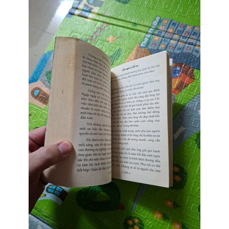 Đen Tuyền & Đỏ Rực 784797