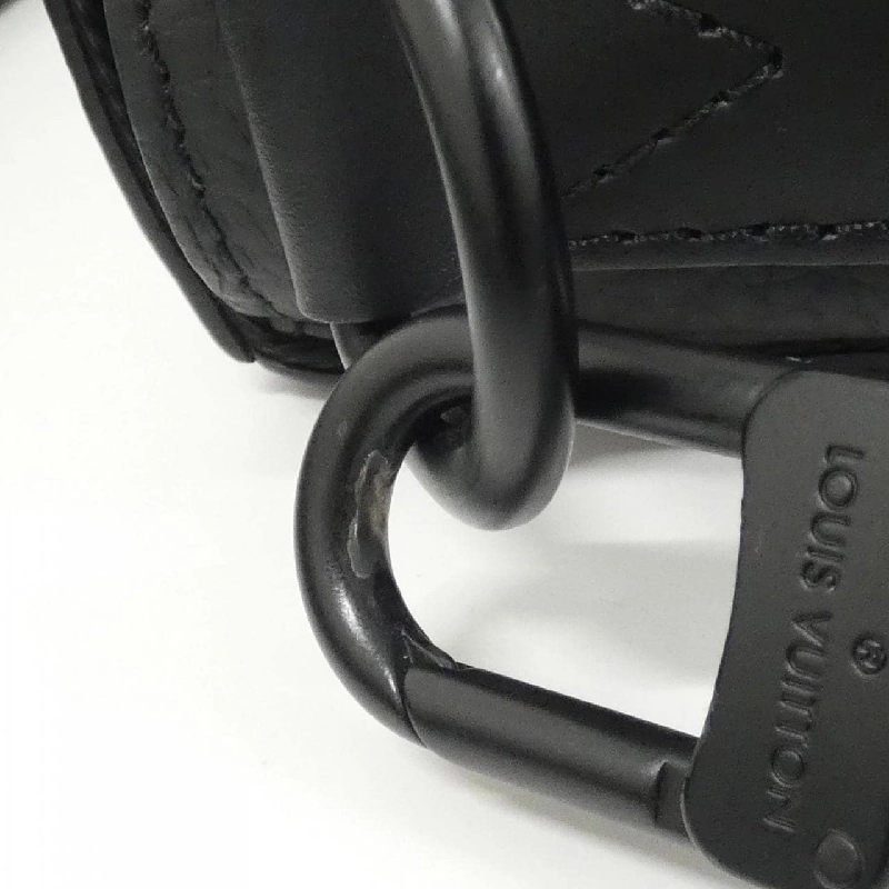 Túi đeo chéo Louis Vuitton Trunk Monogram Trianon PM M57726 611996