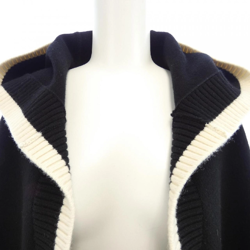 Áo choàng có mũ Burberry JACQUARD HOODED CAPE 80315441 630947