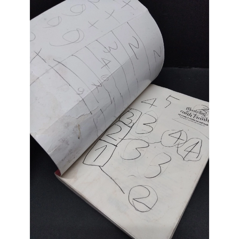 Marketing để cạnh tranh từ Châu Á vươn ra thế giới trong kỷ nguyên tiêu dùng số Hermawan Kartajaya, Philip Kotler, Hooi Den Huan mới 60% bẩn bìa, ố nhẹ, có chữ viết, vẽ, ẩm, tróc bìa, tróc gáy 2018 HCM.ASB3010 917954