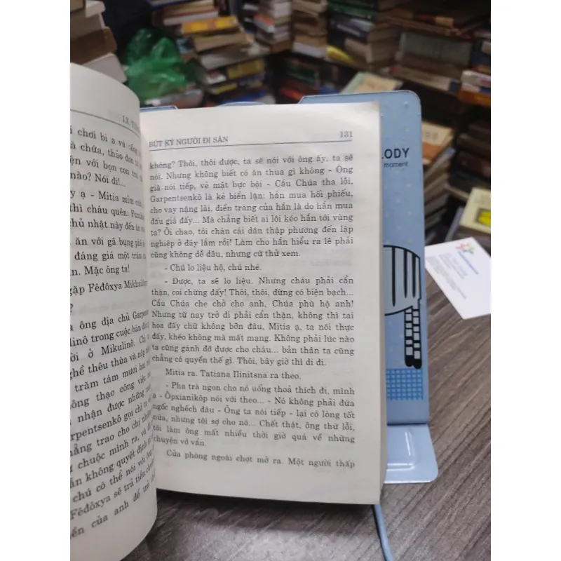 Sách: Bút ký người đi săn (A3) 594809