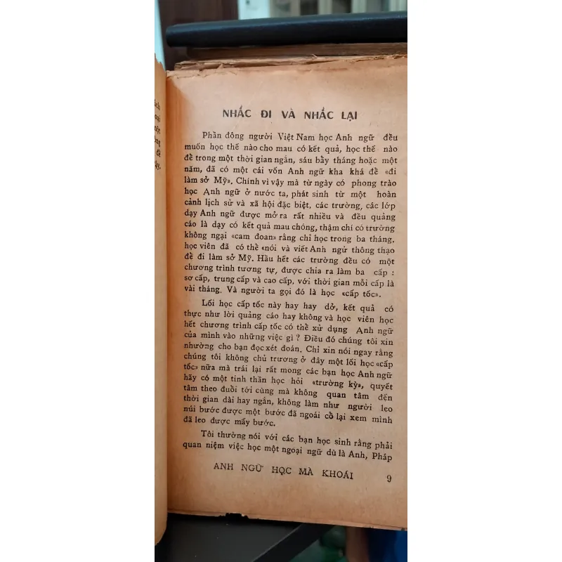 Sách xưa Anh Ngữ Học Mà Khoái _ Trần Nhã _ Còn mới_ Giá trị cao 797849