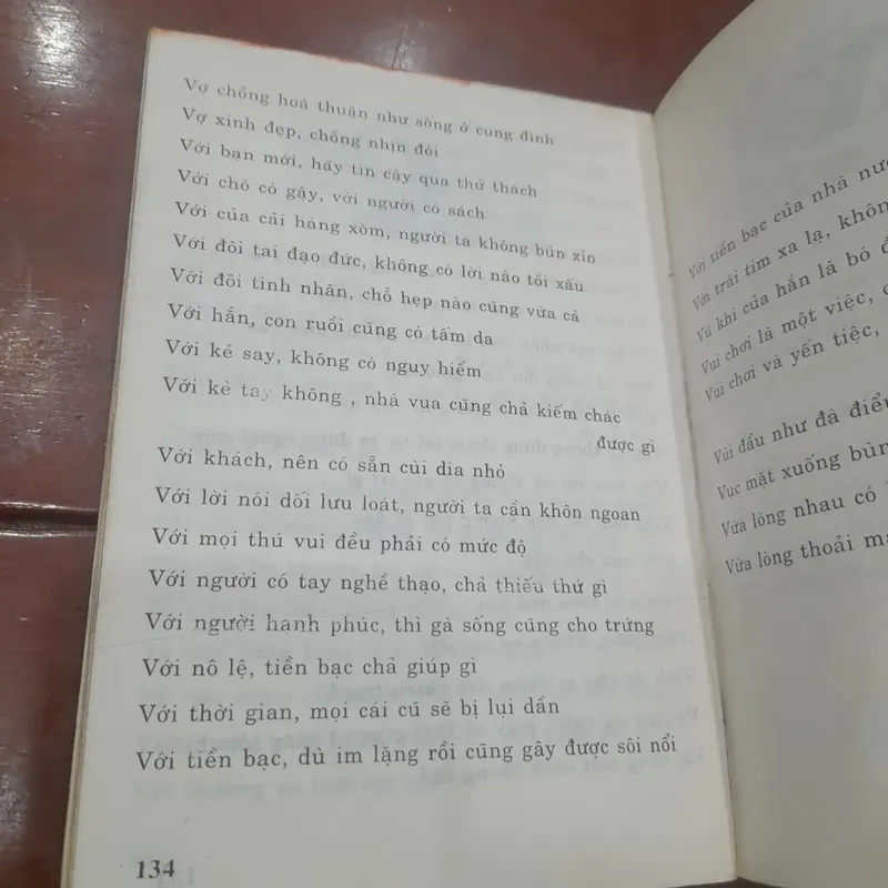 Bùi Hạnh Cẩn - TỤC NGỮ CÁCH NGÔN THẾ GIỚI 713531