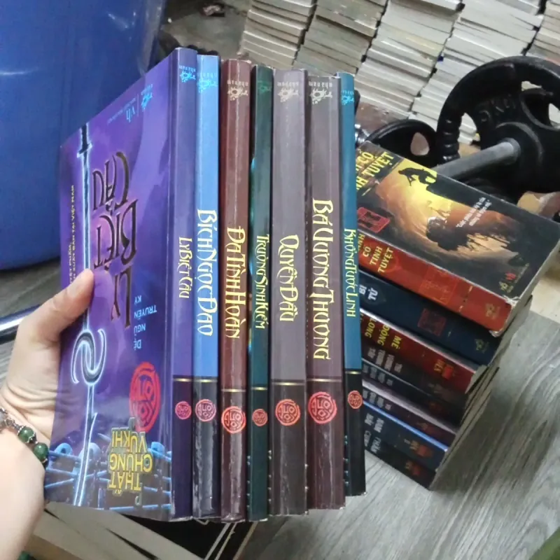 Thất Chủng Vũ Khí - Cổ Long 992251