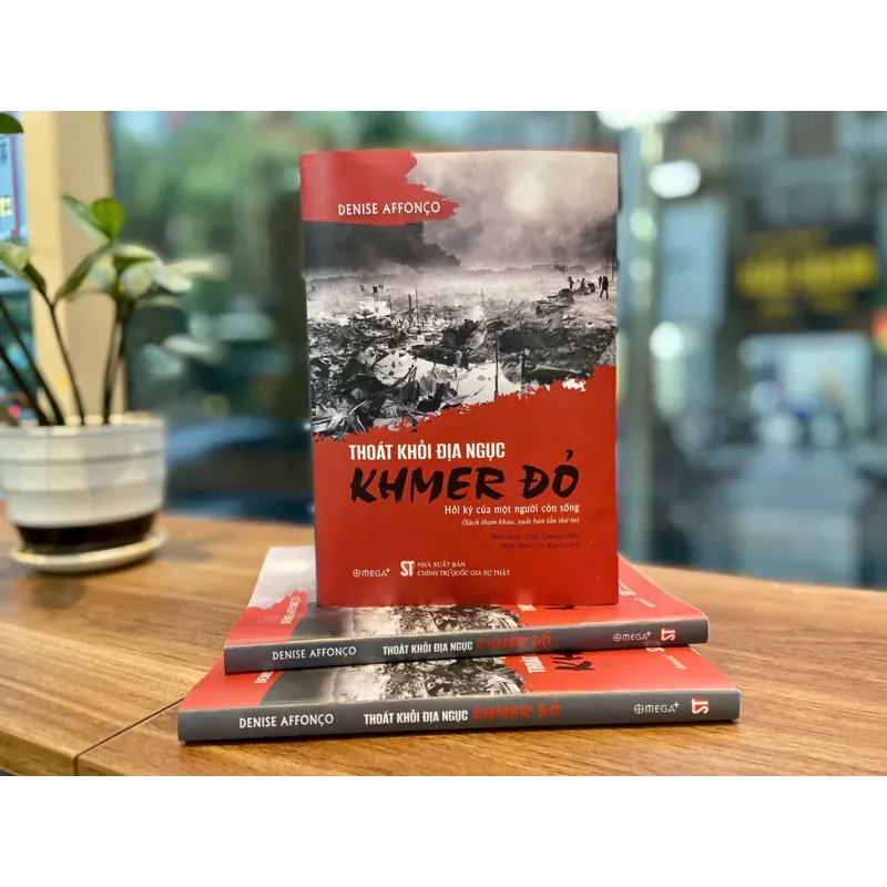 (Giảm 10%) Thoát khỏi địa ngục Khmer đỏ - Hồi ký của một người còn sống 1042377