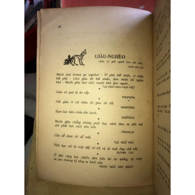 Lời vàng: danh ngôn- Thái Doãn Hiểu & Hoàng Liên  1021751