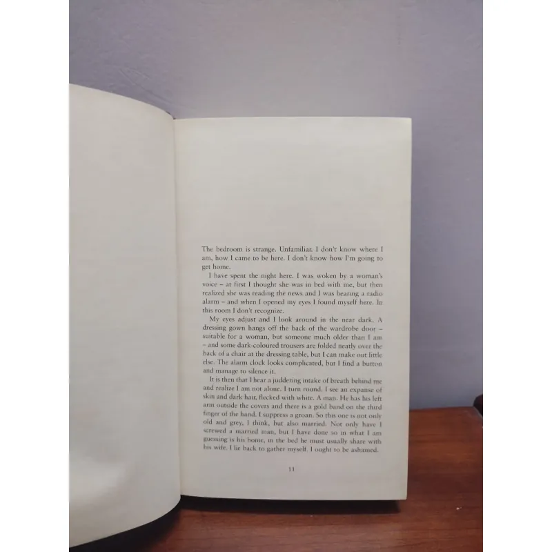 Sách ngoại văn: Before I go to sleep - SJ Watson 689747