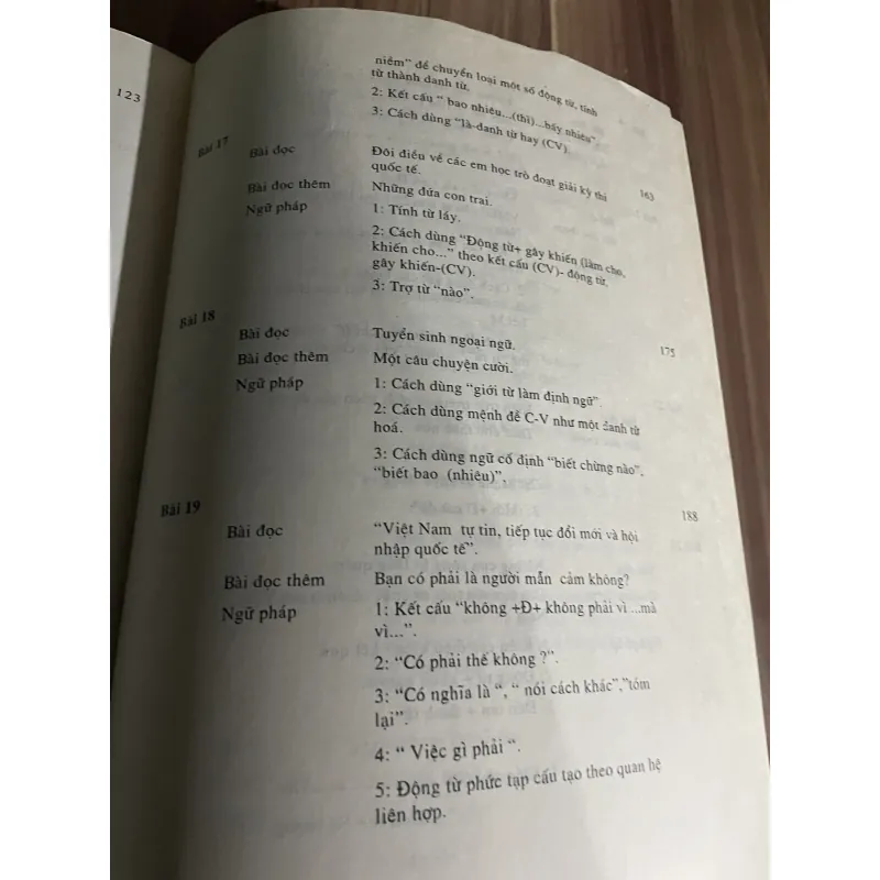 Tiếng Việt thực hành dành cho người nước ngoài , sách khổ lớn 760190