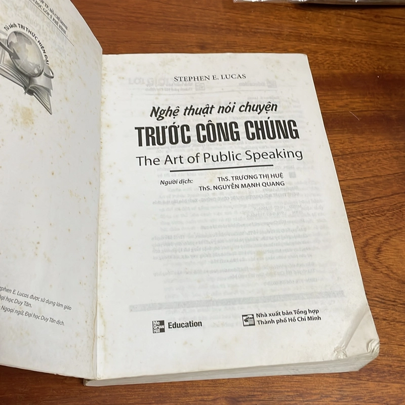 II Sách Kỹ Năng: Nghệ Thuật Nói Chuyện Trước Công Chúng - Stephen E. Lucas - 2011 501243