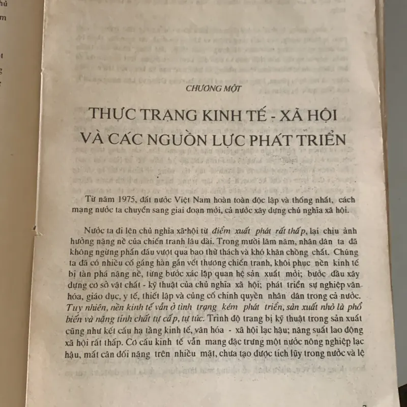 Kinh tế xã hội Việt Nam năm 2000… 708817
