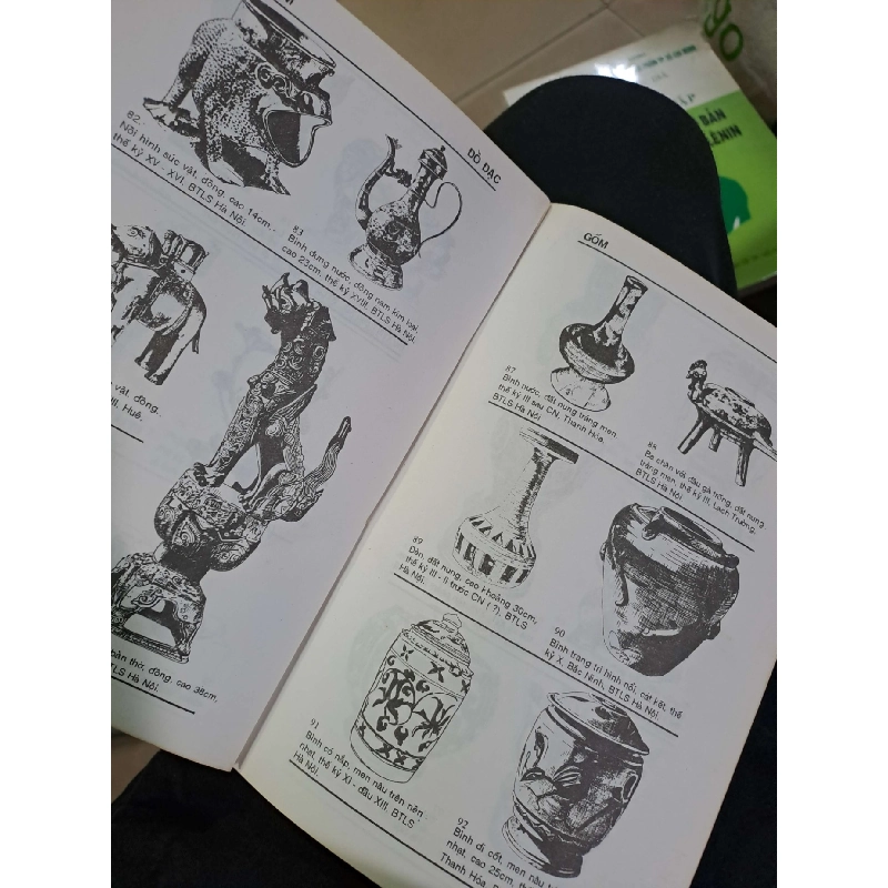 Mỹ thuật Châu Á mới 80% ố 1995 LỊCH SỬ - CHÍNH TRỊ - TRIẾT HỌC HCM1809 920631