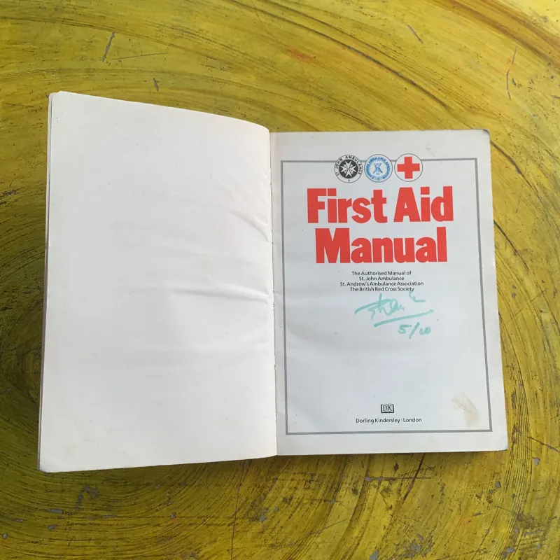 FIRST AID MANUAL  937168