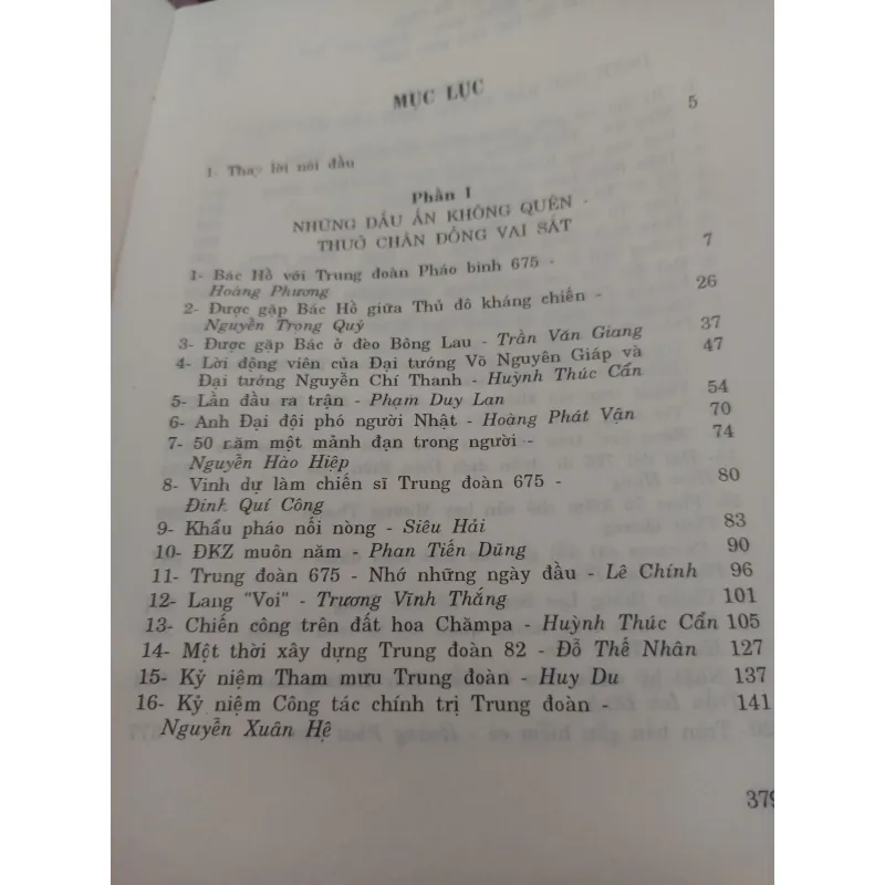 Sách Tập Truyện Ký Kháng Chiến Nhớ mãi thương chân đông vai sắt 1006408