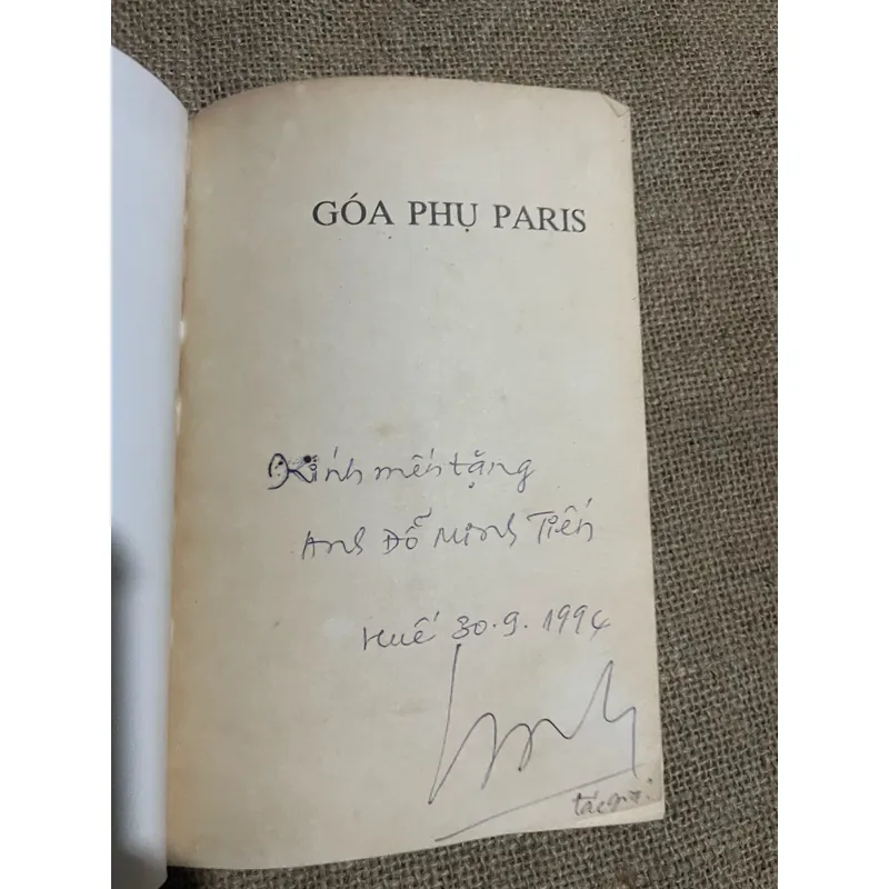 Giá phụ Paris - Hà Khánh Linh - có chữ ký tác giả  593013