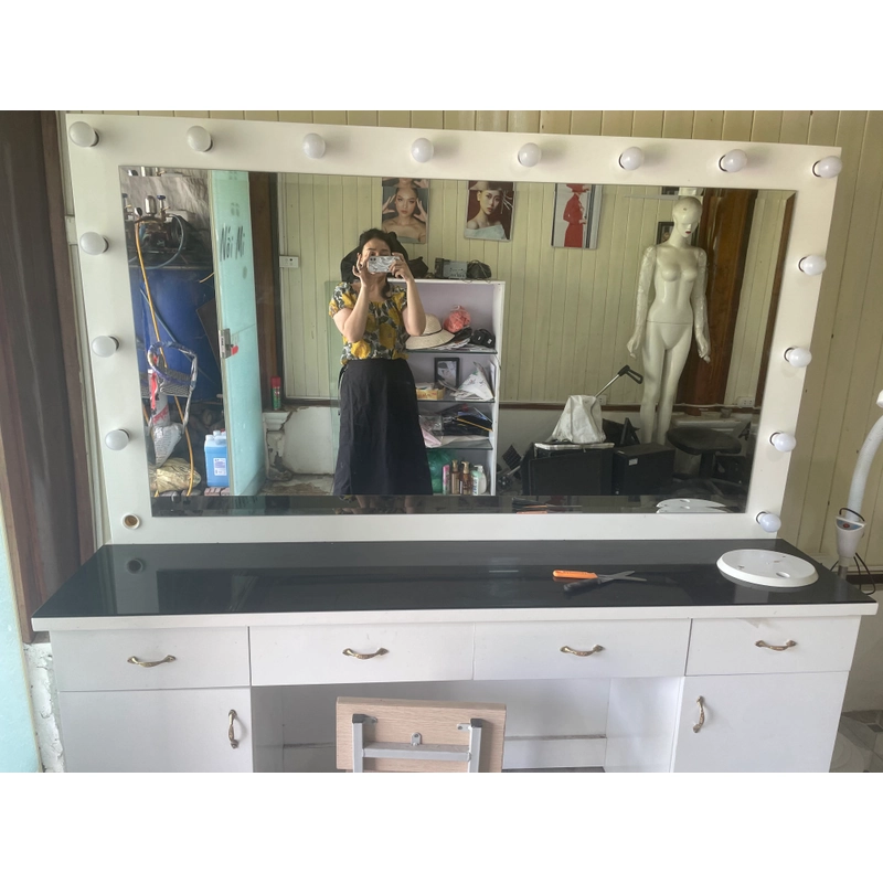 Bàn phấn có gương đèn 538304
