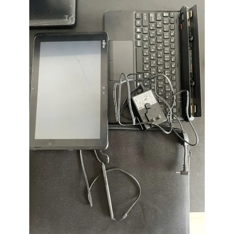 Máy tính bảng 2 trong 1 Fujitsu Arrows Q507 cũ 790450