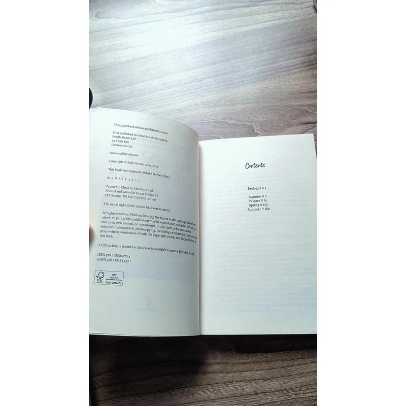 Diary of a Pint-Sized Farmer: A Year of Keeping Sheep, Raising Kids, and Staying Sane 723156