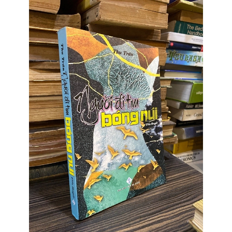 Người đi tìm bóng núi - Thu Trân 1041497