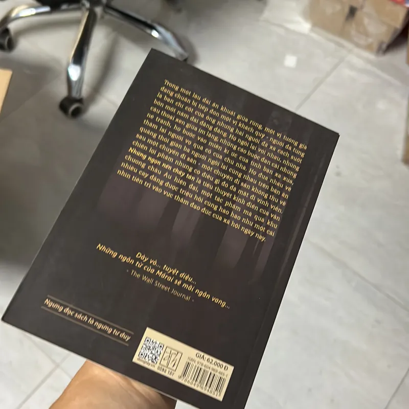 Những ngọn nến cháy tàn (như mới)  1025996