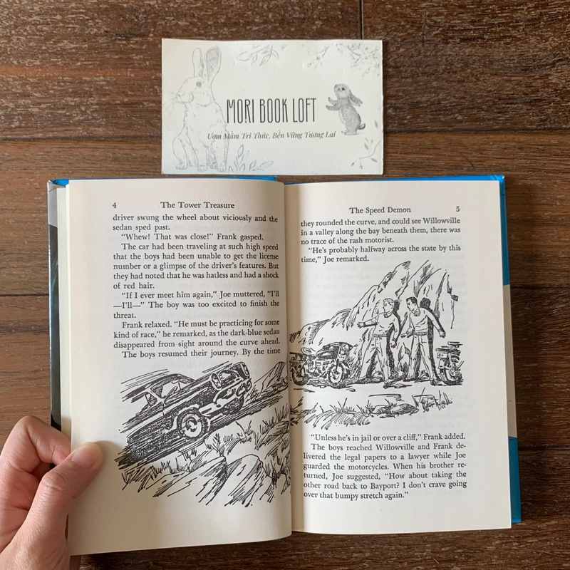 Sách ngoại văn The Tower Treasure – Franklin W. Dixon, Used, Bìa cứng, trình độ B1 498797