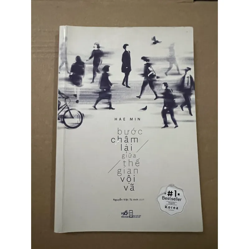 Bước chậm lại giữa các thế gian vội 1002515