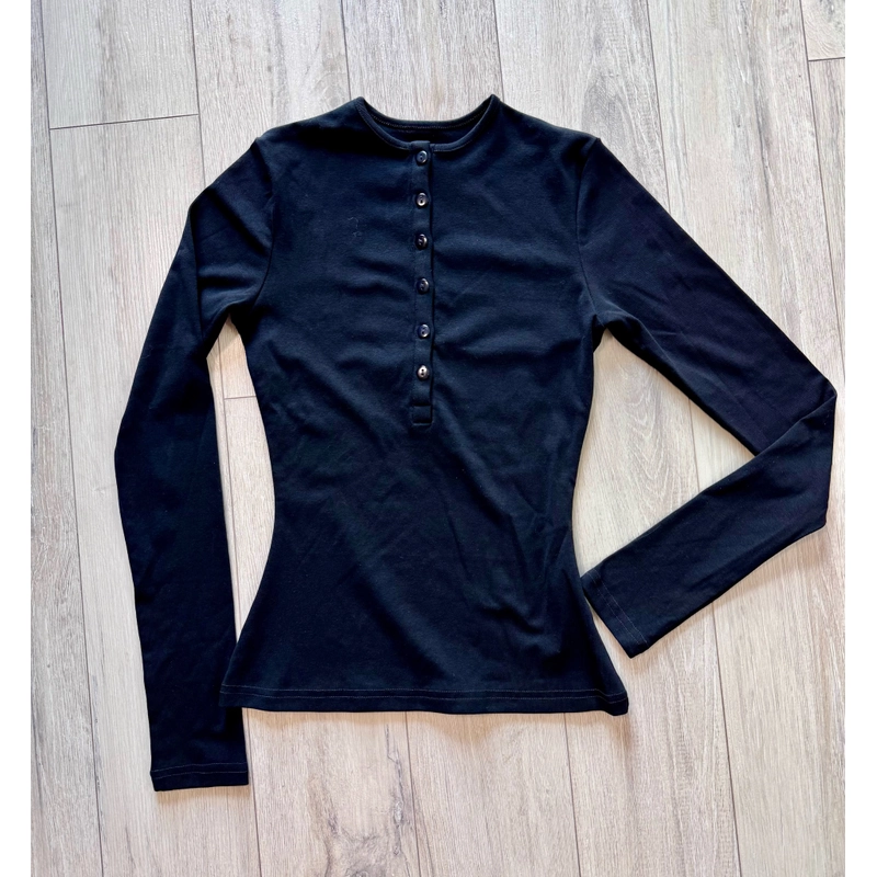 Áo thun nữ Busy, size XS chưa qua sử dụng  444858