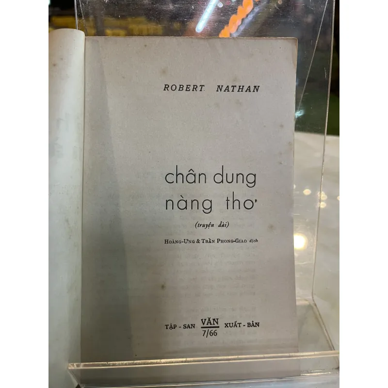 CHÂN DUNG NÀNG THƠ - HOÀNG ƯNG, TRẦN PHONG GIAO ( dịch) 750930