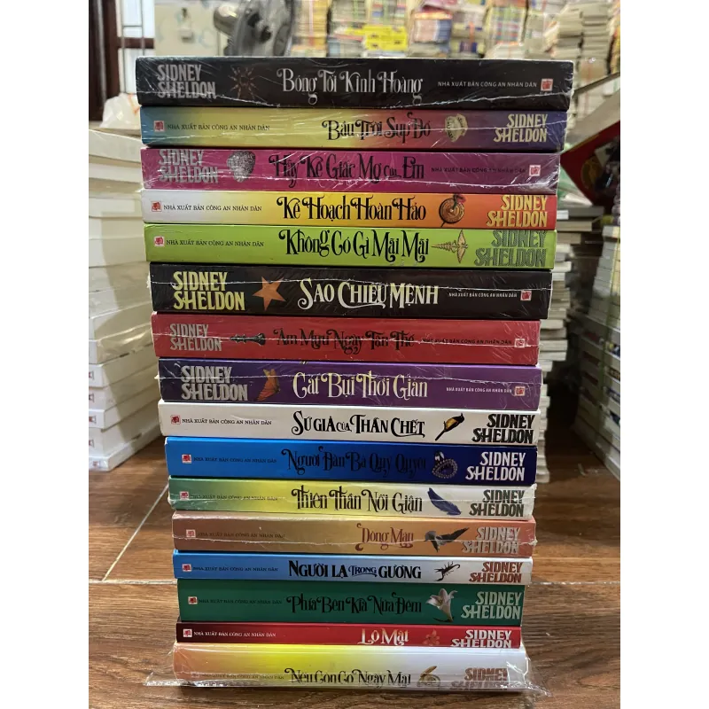 Sidney Sheldon có 16 cuốn 1003086