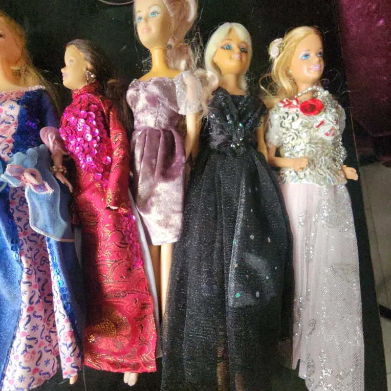 Búp bê Barbie đầm trắng đen 782644