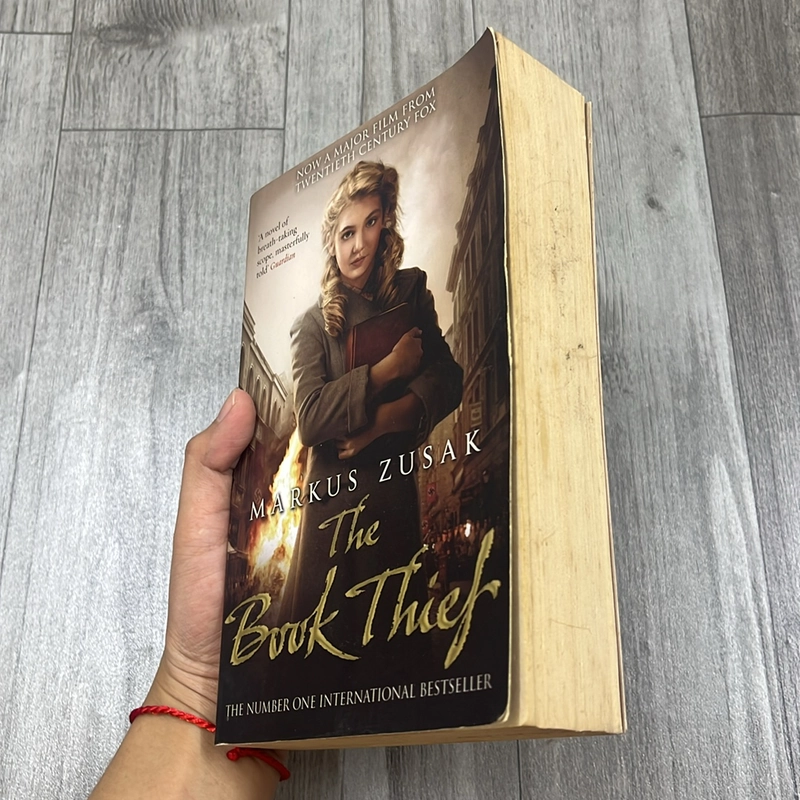 The book thief- Markus zuúak. 2a4 527769