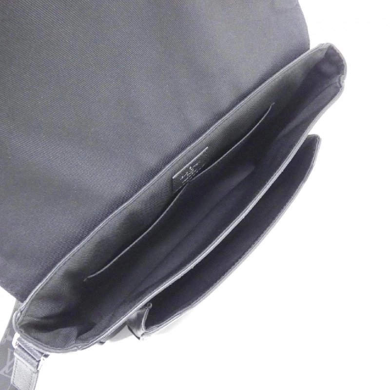 Túi đeo chéo Louis Vuitton Taiga Lama M30746 - Hàng hiệu Chính hãng 769760