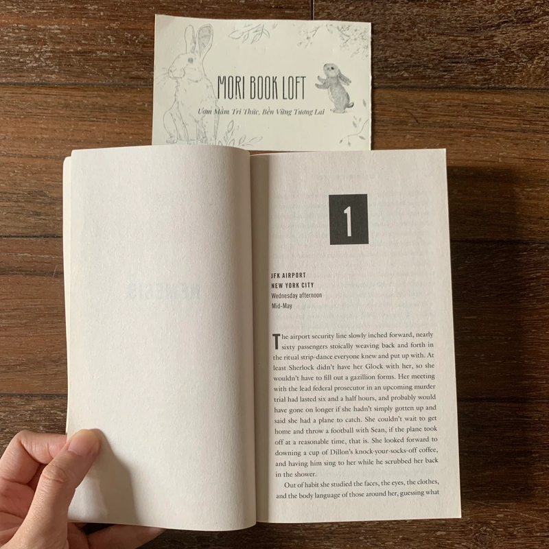 Sách ngoại văn Nemesis – Catherine Coulter, Used, Khổ Pocket 498771