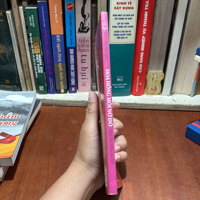 II Tập Truyện Ngắn: Hoa Hồng Môi Màu Đỏ - Nguyễn Trọng Văn - 2014 786200