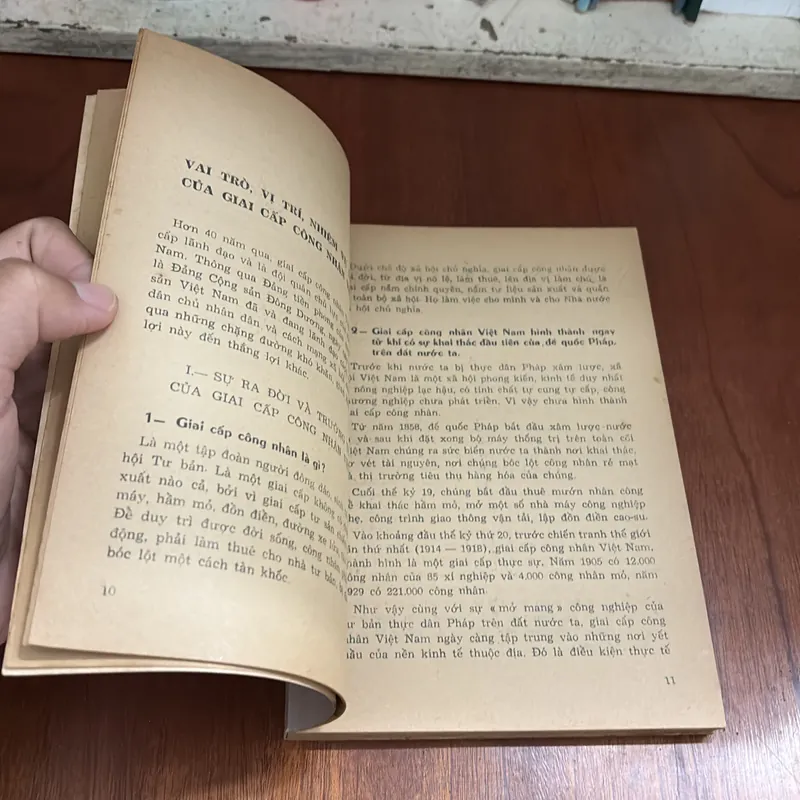 Sách Xưa: Tài Liệu Huấn Luyện Cán Bộ Công Đoàn Cơ Sở - Trường Công Đoàn Trung Ương - 1977 640696