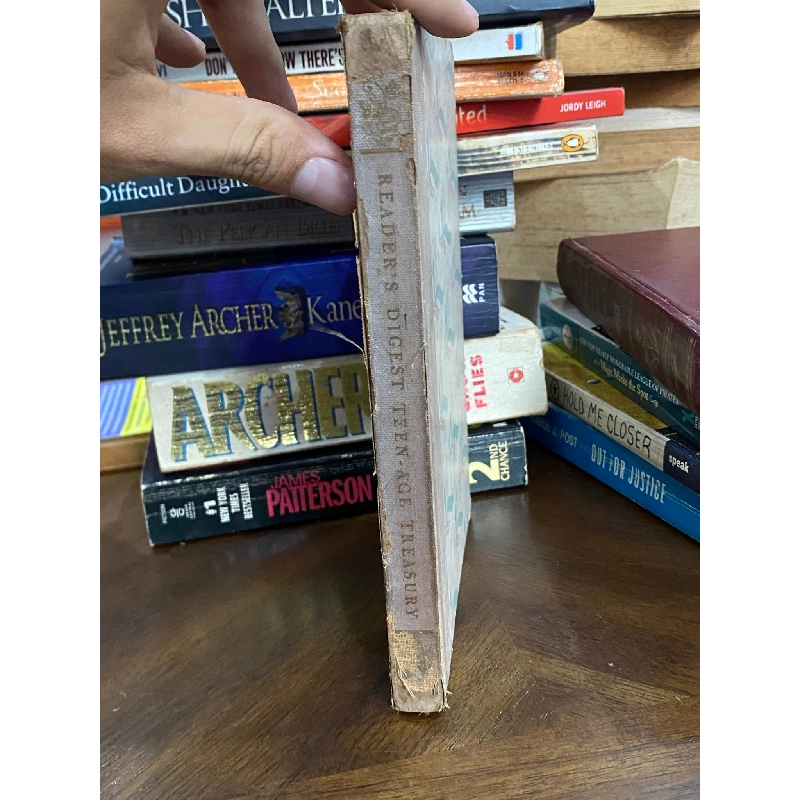 The Reader’s  Digest Teen-Age Treasury 518239