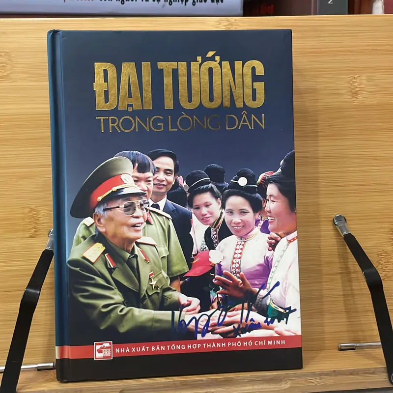 Đại Tướng Trong lòng Dân 604667